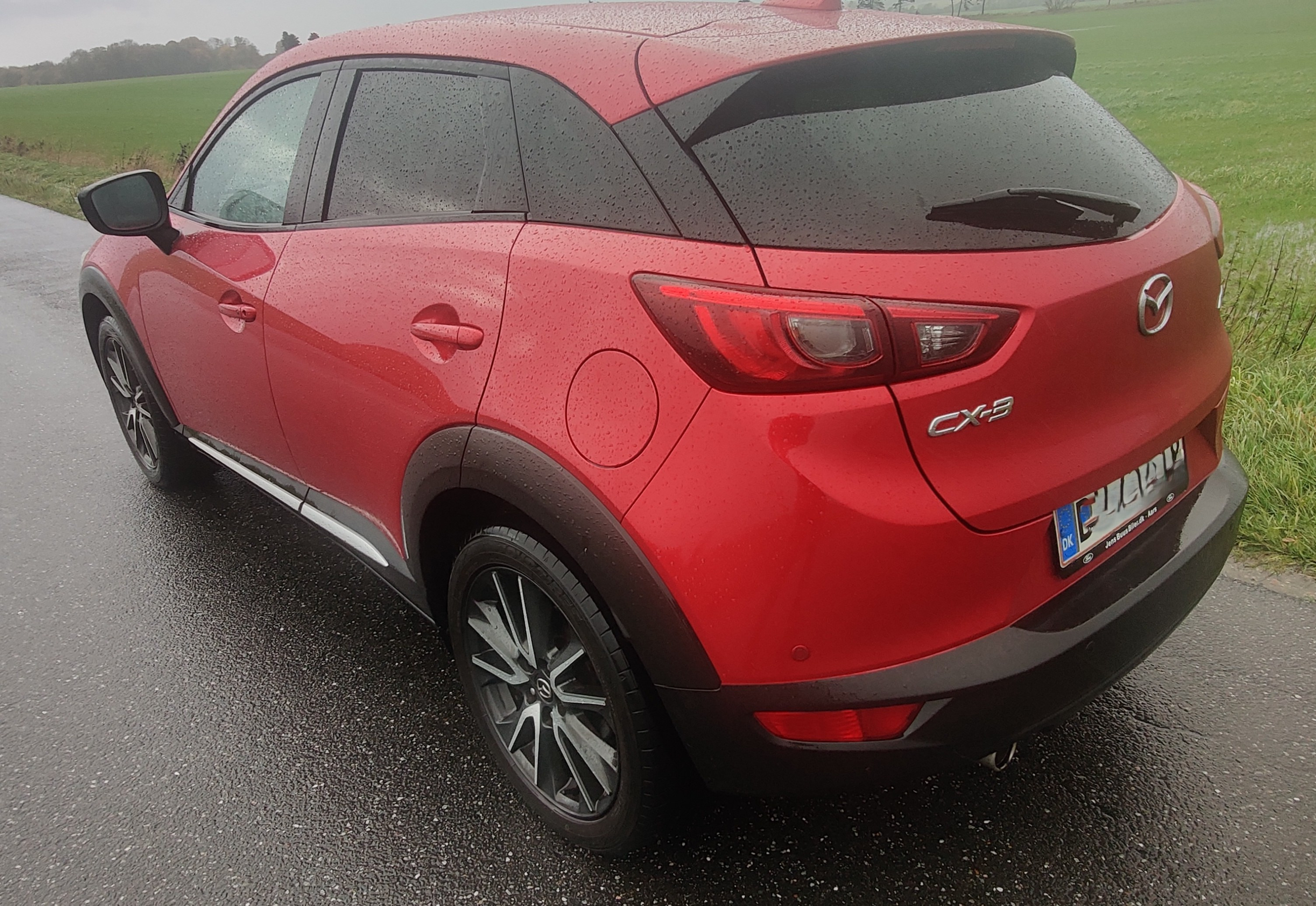 Rød Mazda CX-3 fra 2016