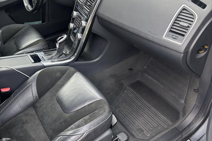 Grå Volvo XC60 fra 2017
