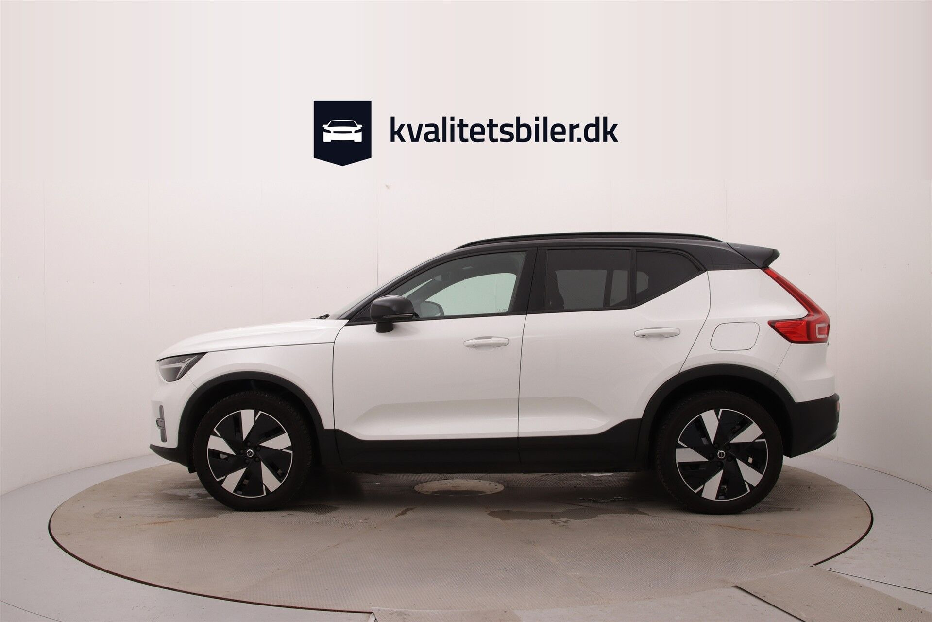 Hvid Volvo XC40 fra 2023