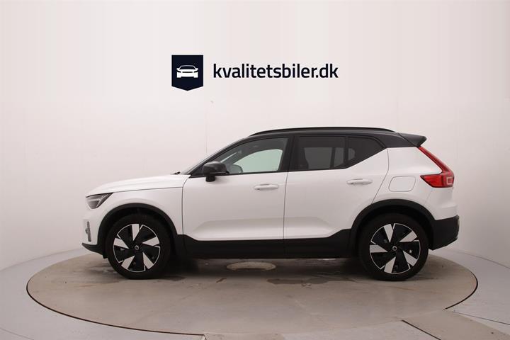 Hvid Volvo XC40 fra 2023
