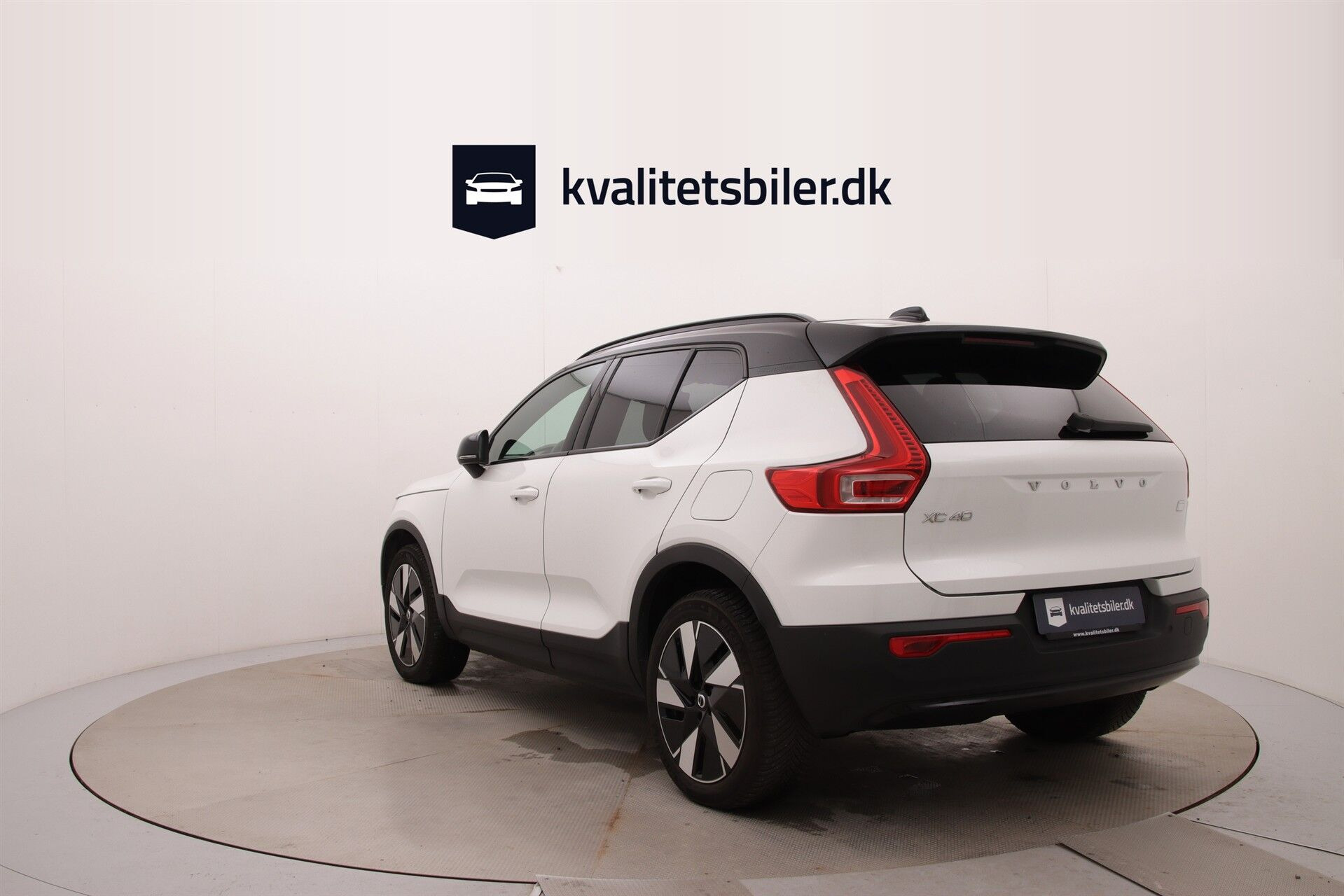 Hvid Volvo XC40 fra 2023