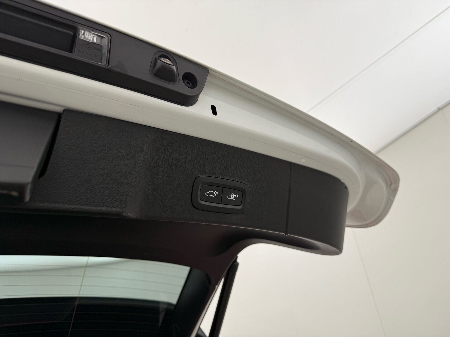 Hvid Volvo XC40 fra 2023