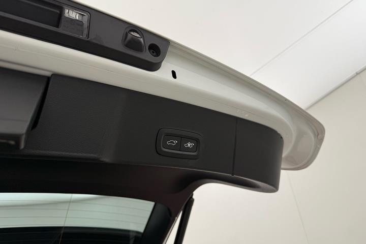 Hvid Volvo XC40 fra 2023