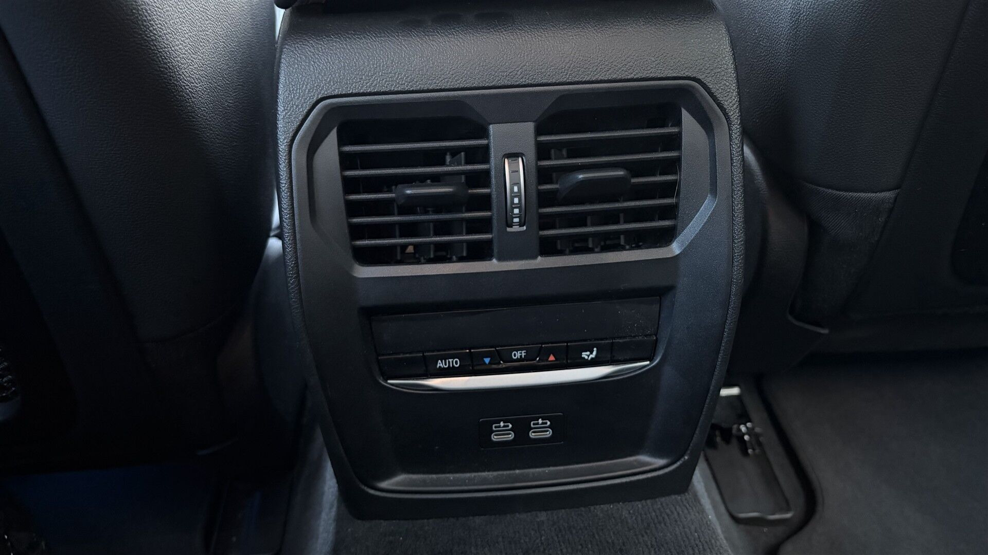 Hvid BMW i4 fra 2023