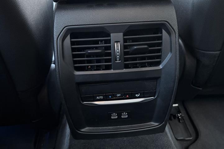 Hvid BMW i4 fra 2023
