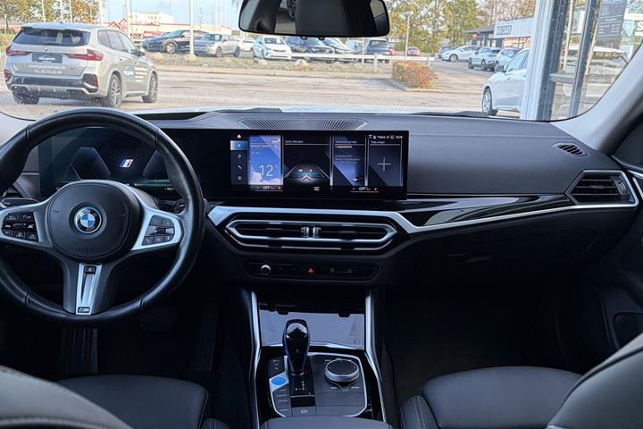 Hvid BMW i4 fra 2023
