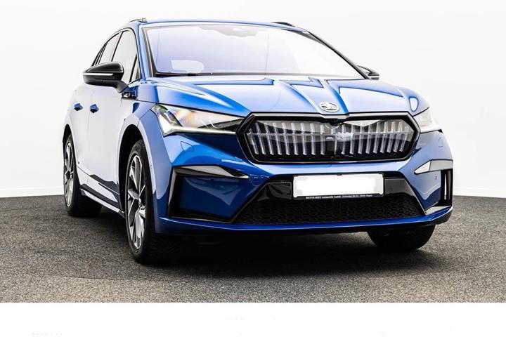 Blå Skoda Enyaq fra 2024
