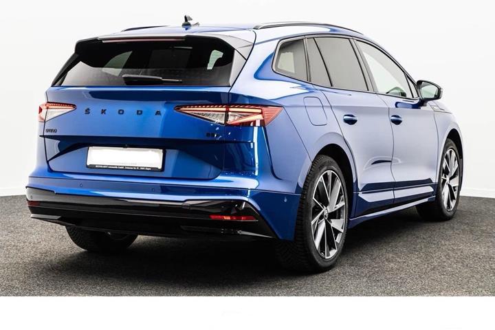 Blå Skoda Enyaq fra 2024