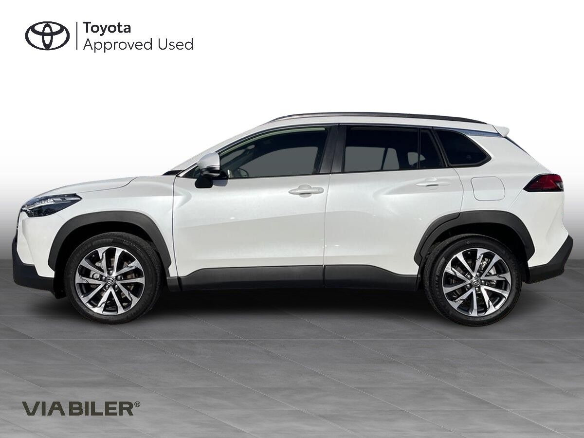 Hvid Toyota Corolla Cross fra 2024