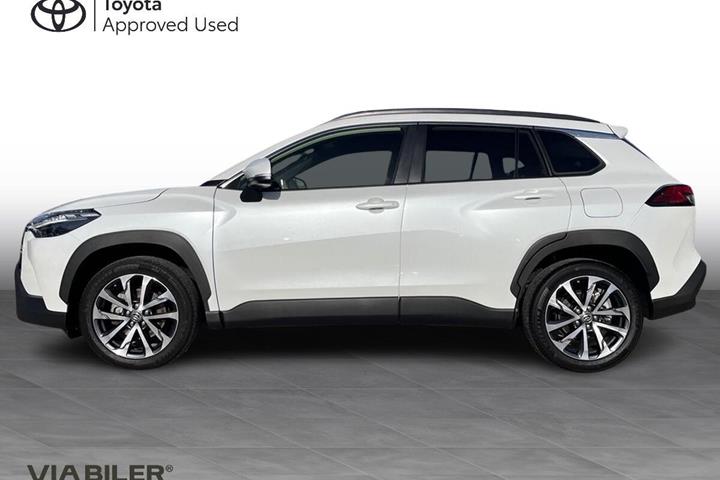 Hvid Toyota Corolla Cross fra 2024