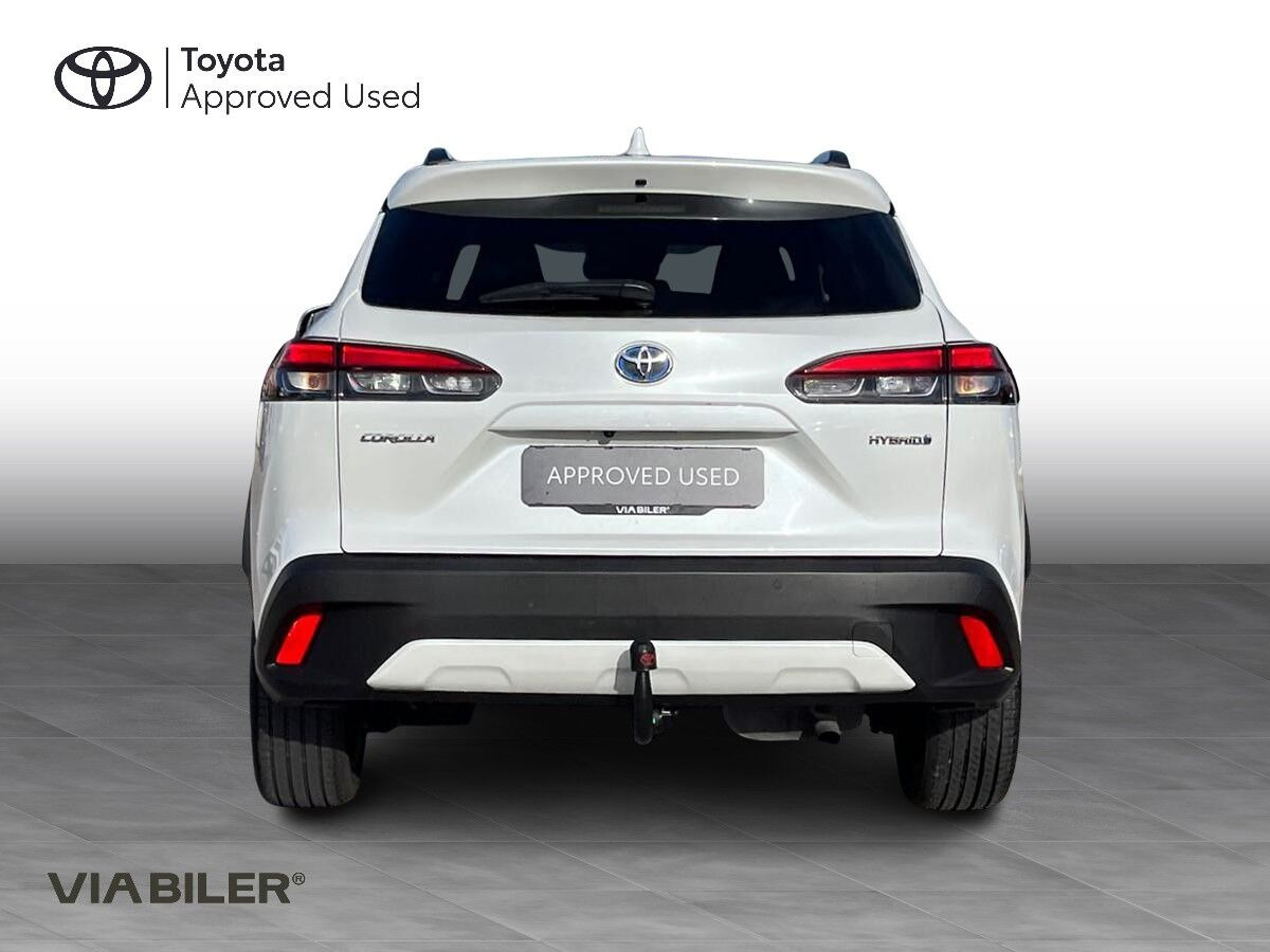 Hvid Toyota Corolla Cross fra 2024