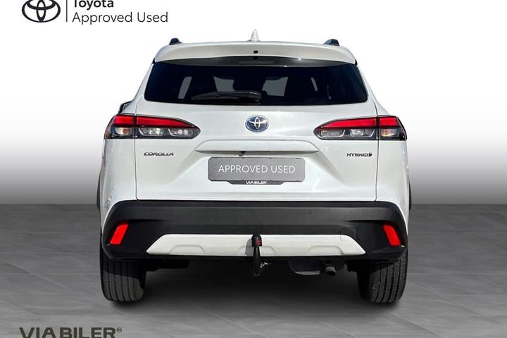Hvid Toyota Corolla Cross fra 2024