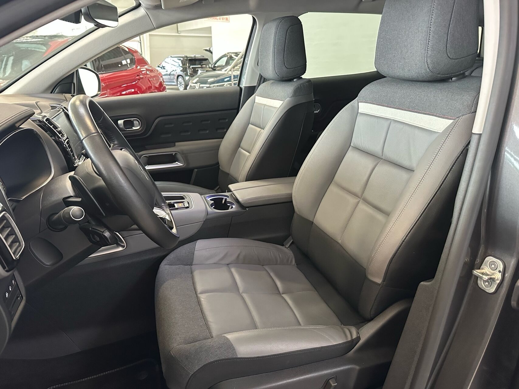 Grå Citroën C5 Aircross fra 2021