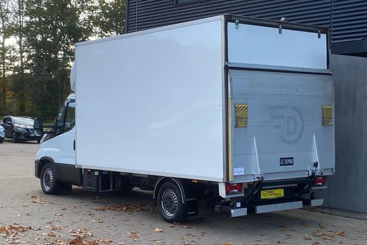 Hvid Iveco Daily fra 2020