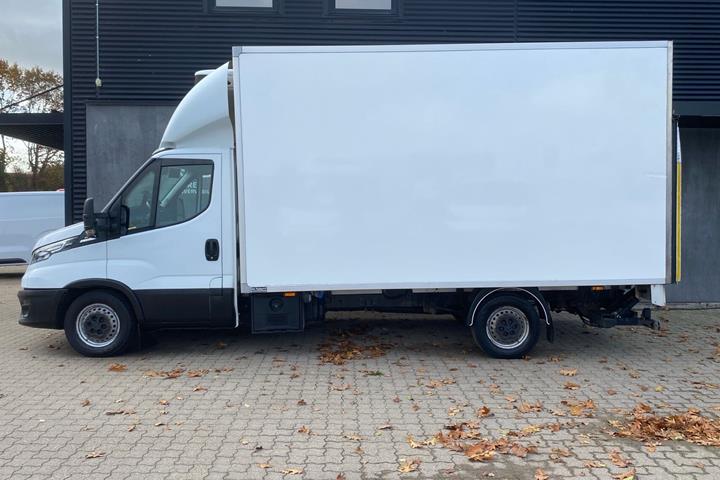 Hvid Iveco Daily fra 2020