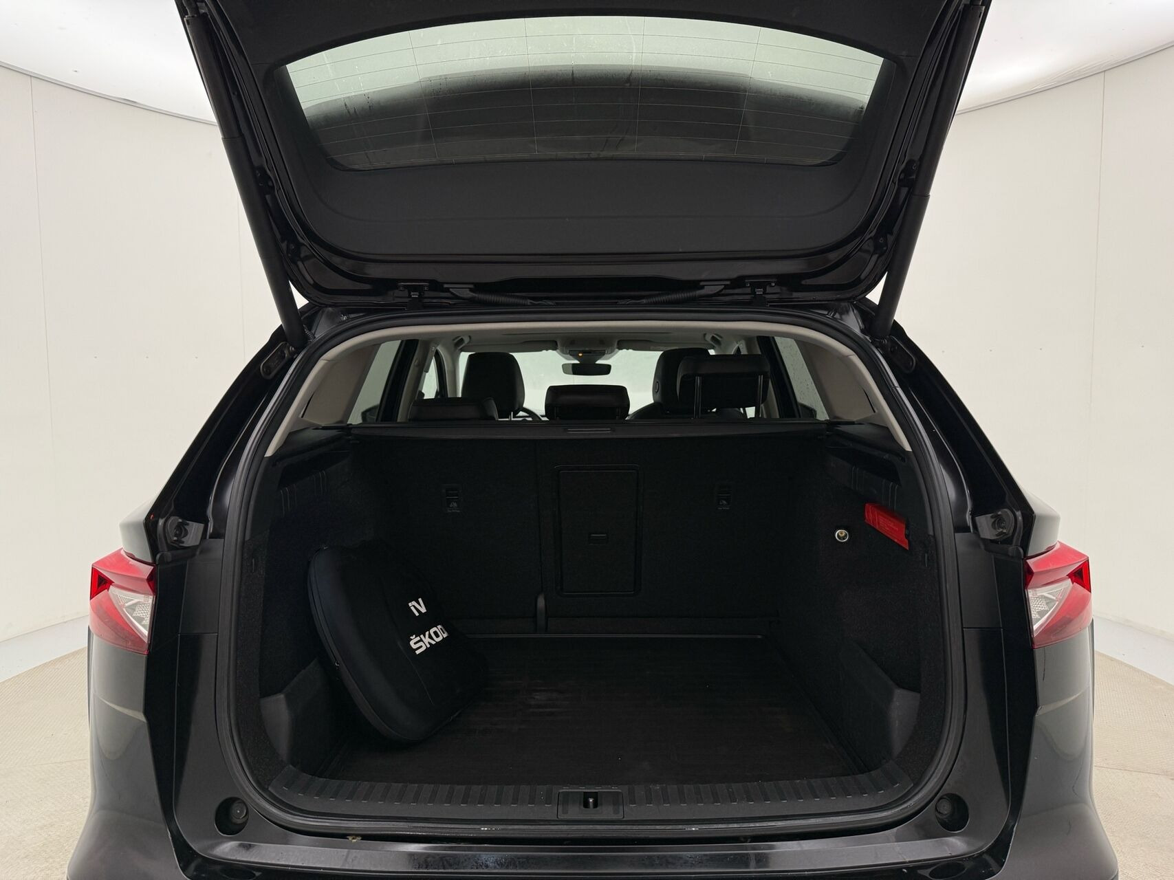Sort Skoda Enyaq fra 2022