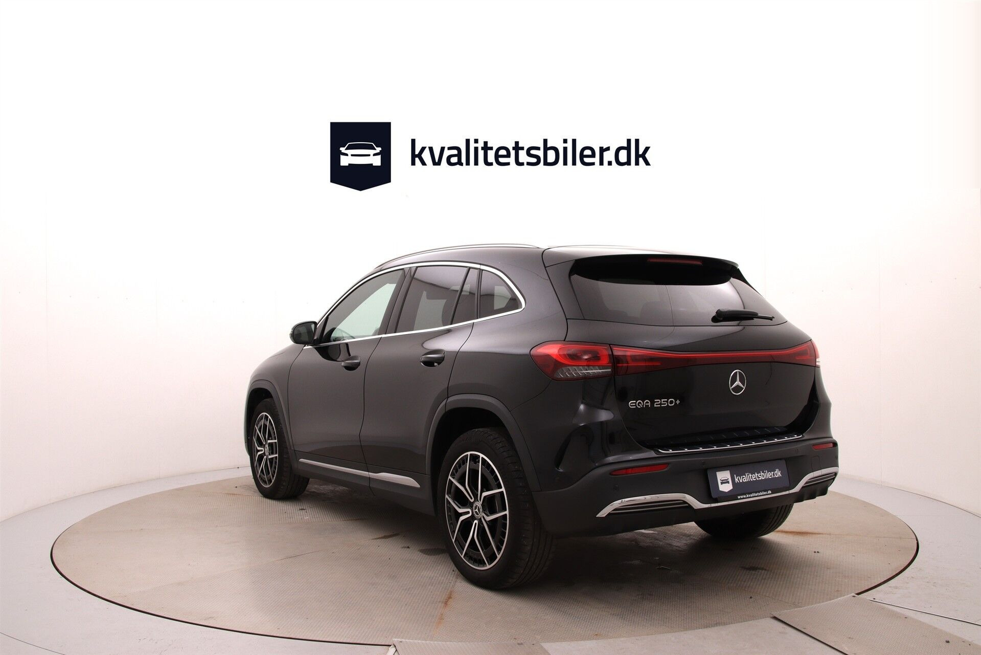 Sort Mercedes EQA250+ fra 2023
