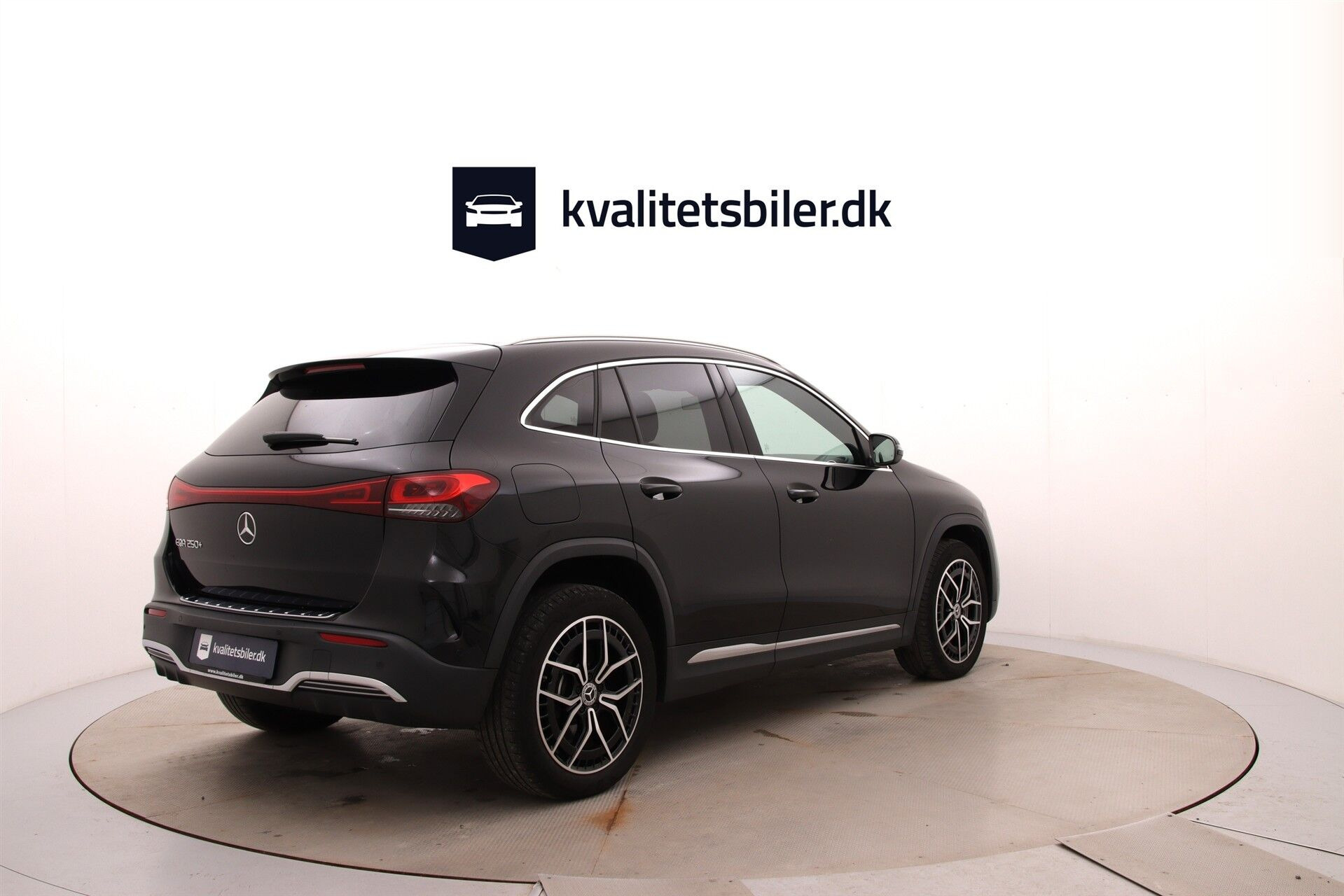 Sort Mercedes EQA250+ fra 2023