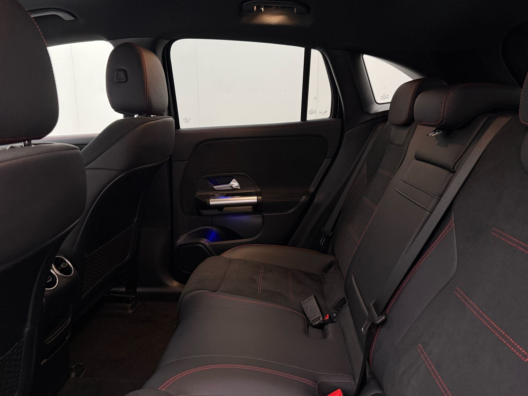 Sort Mercedes EQA250+ fra 2023