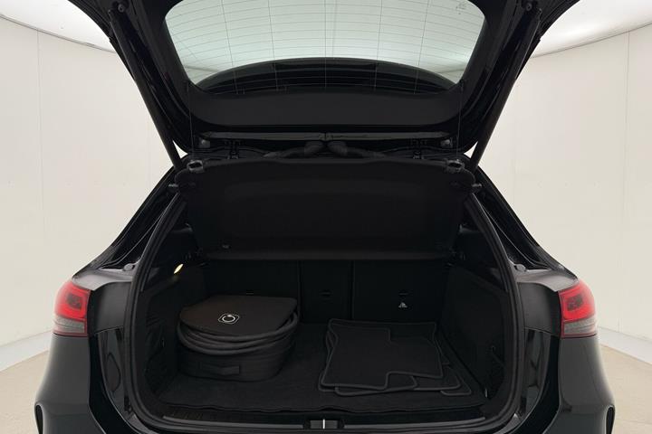 Sort Mercedes EQA250+ fra 2023