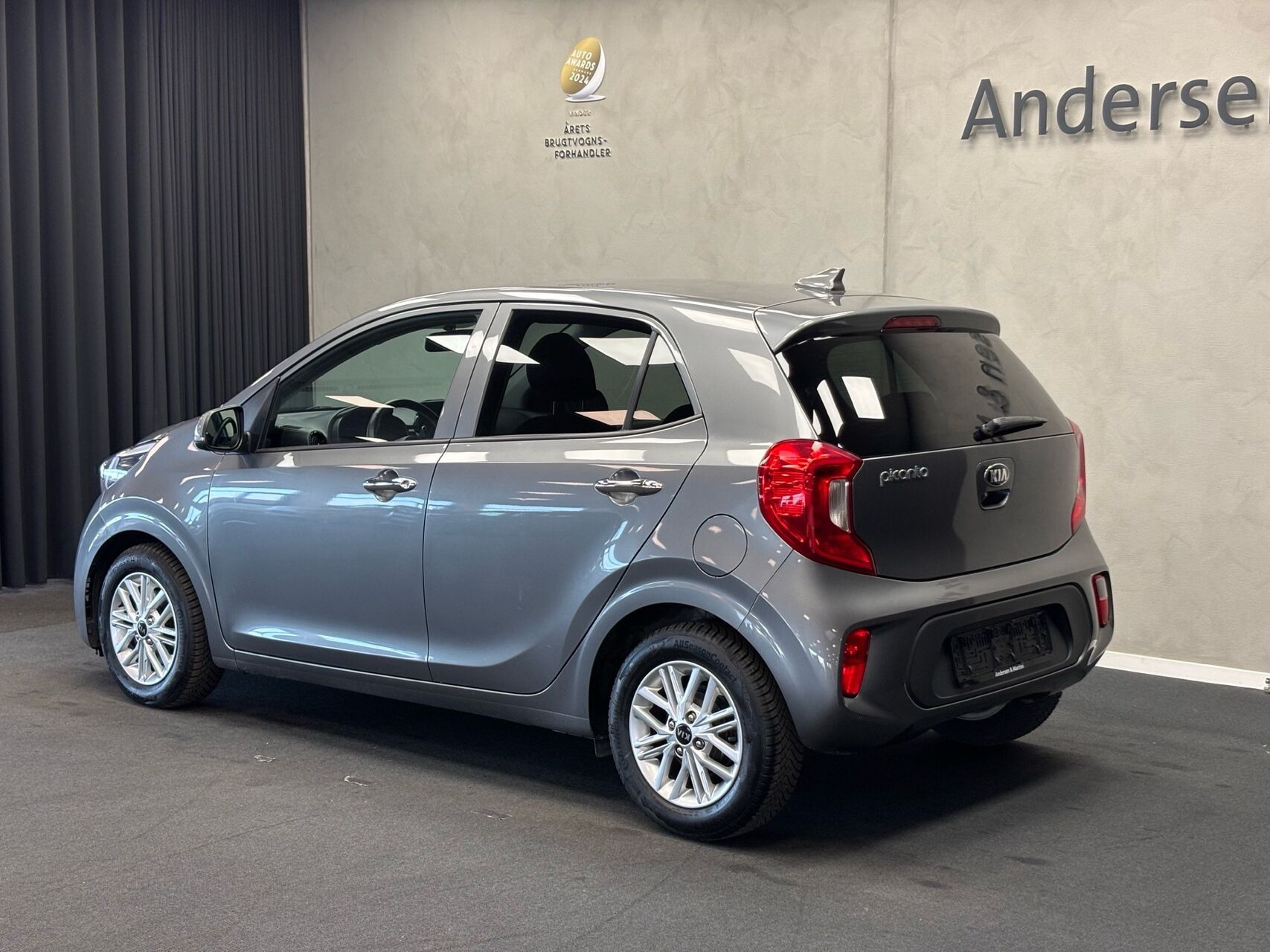 Sølv Kia Picanto fra 2021