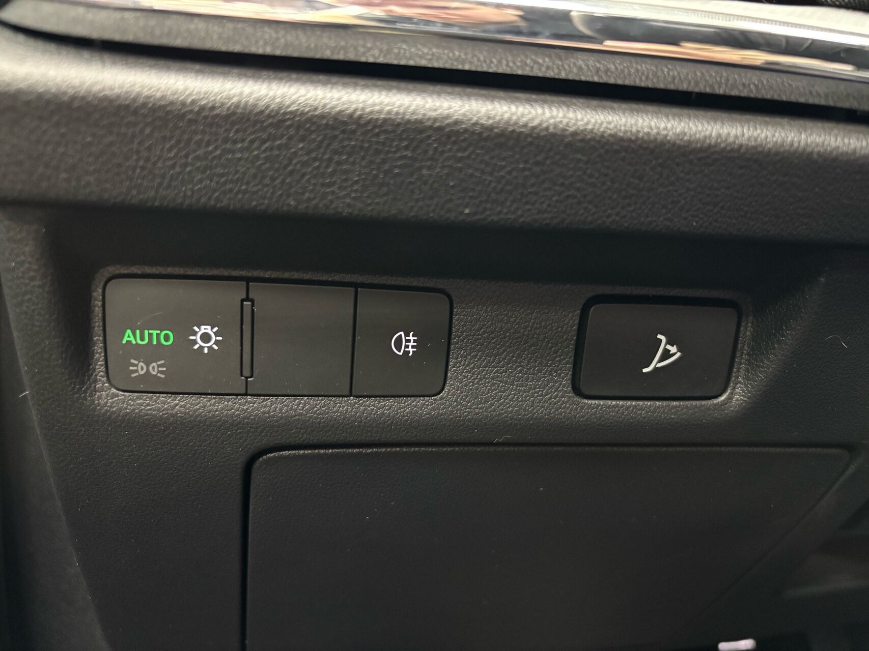 Hvid Skoda Enyaq fra 2022