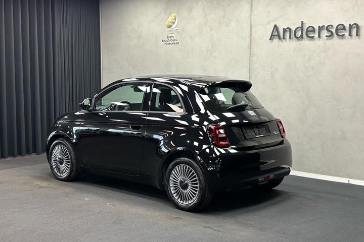 Sort Fiat 500e fra 2023