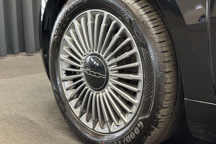 Sort Fiat 500e fra 2023