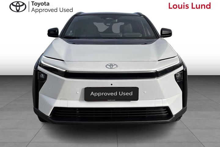 Hvid Toyota BZ4X fra 2026