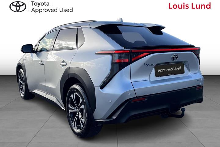 Sølv Toyota BZ4X fra 2025