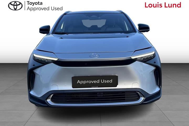 Sølv Toyota BZ4X fra 2025