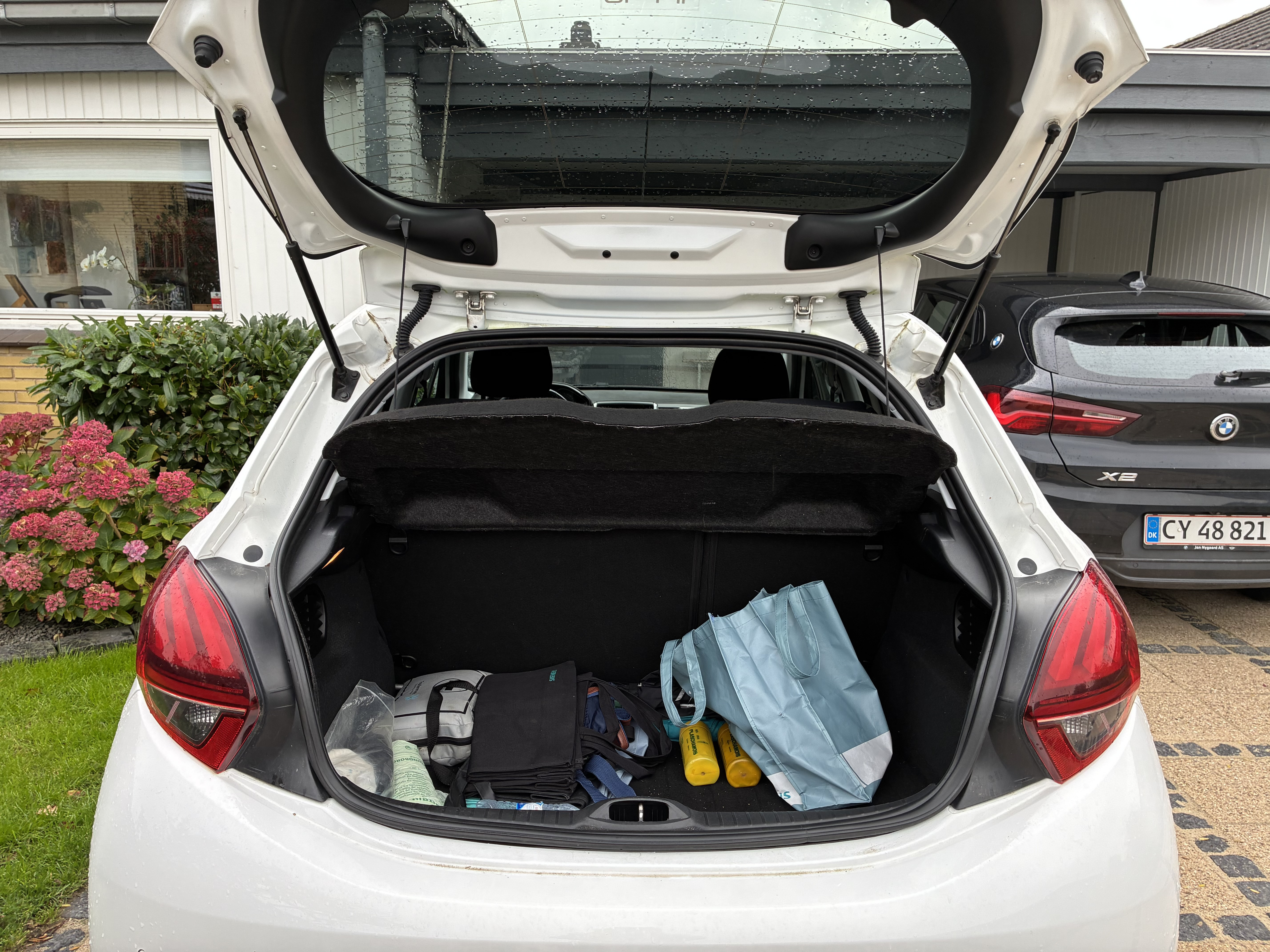 Hvid Peugeot 208 fra 2018
