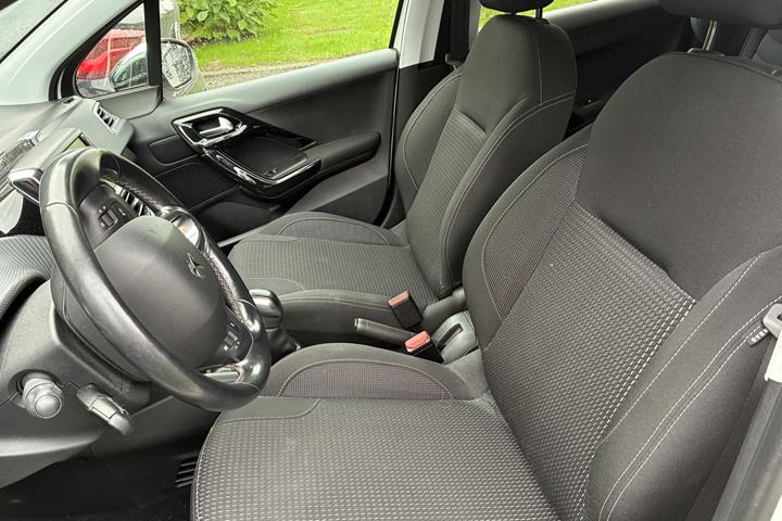 Hvid Peugeot 208 fra 2018