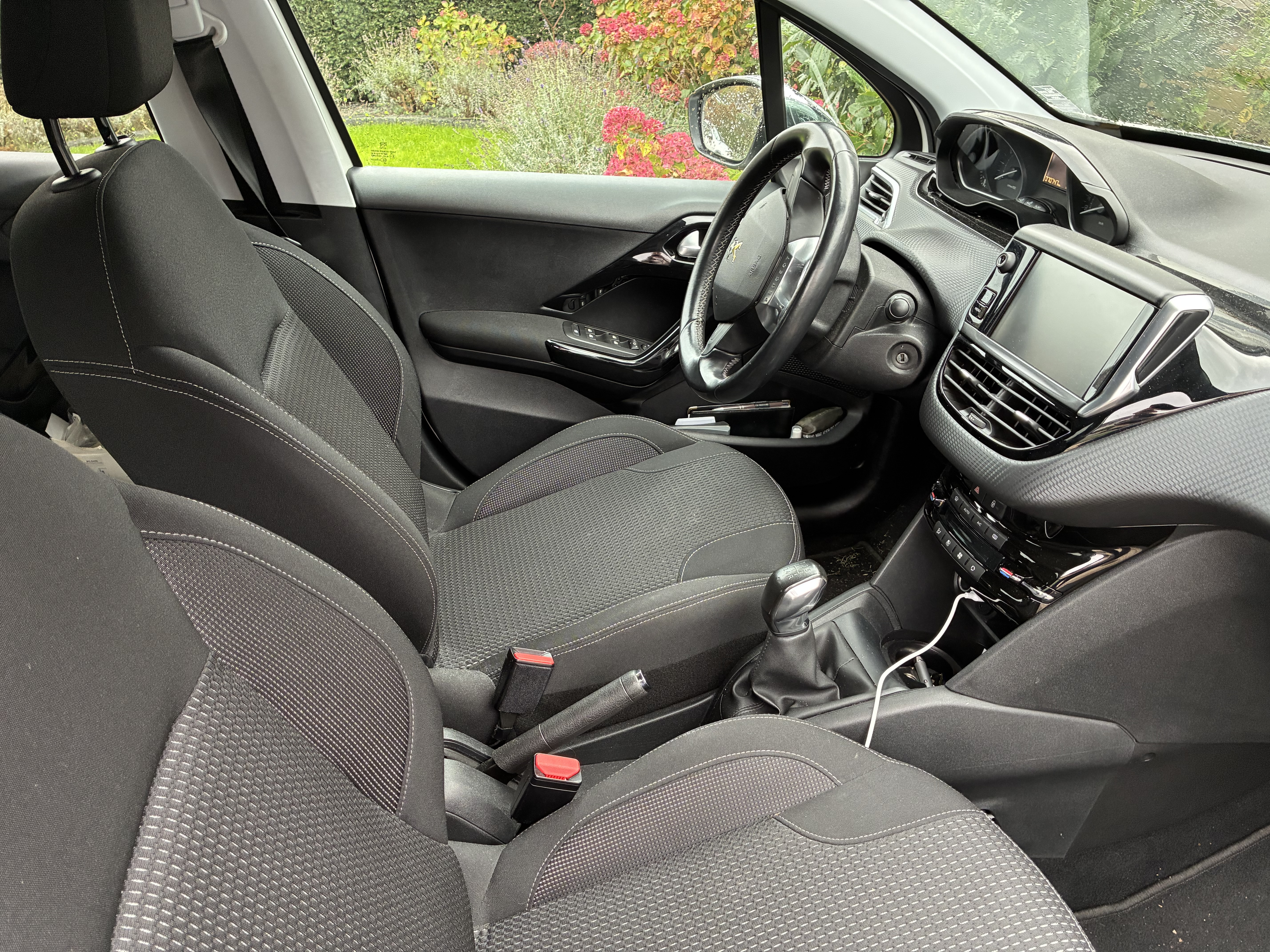 Hvid Peugeot 208 fra 2018