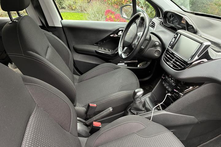 Hvid Peugeot 208 fra 2018
