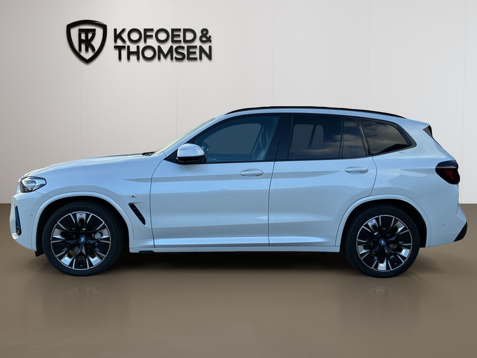 Hvid BMW iX3 fra 2022