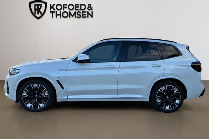 Hvid BMW iX3 fra 2022