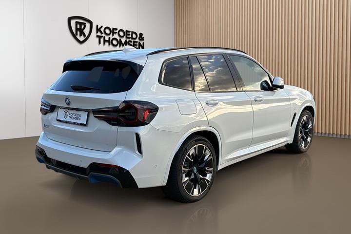 Hvid BMW iX3 fra 2022