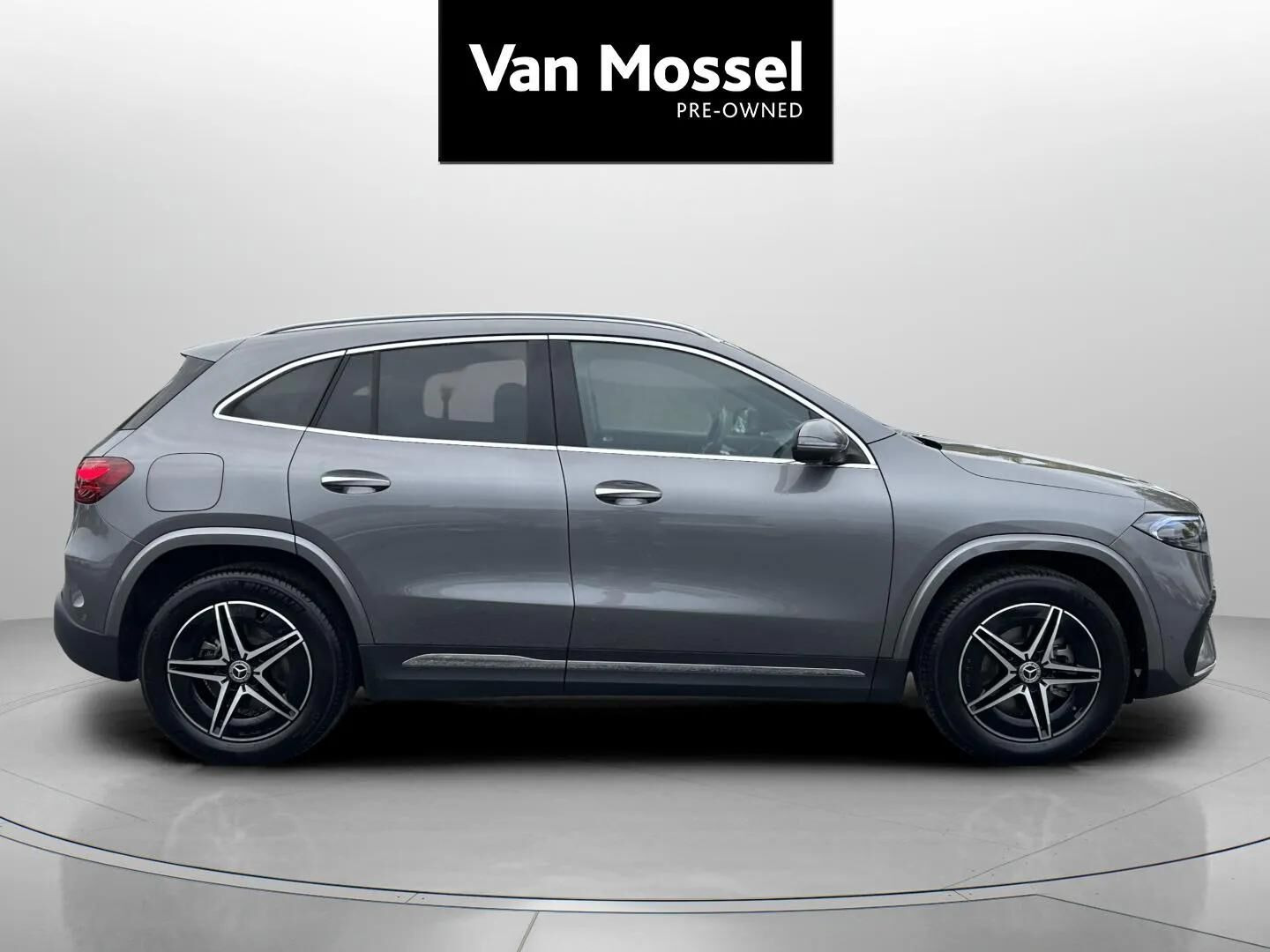 Grå Mercedes EQA250+ fra 2026