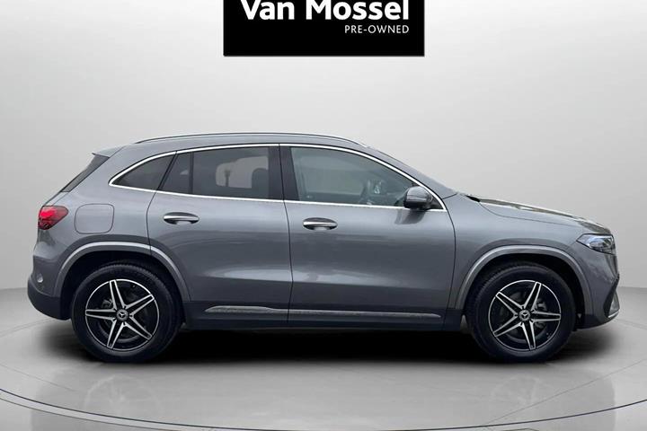 Grå Mercedes EQA250+ fra 2026
