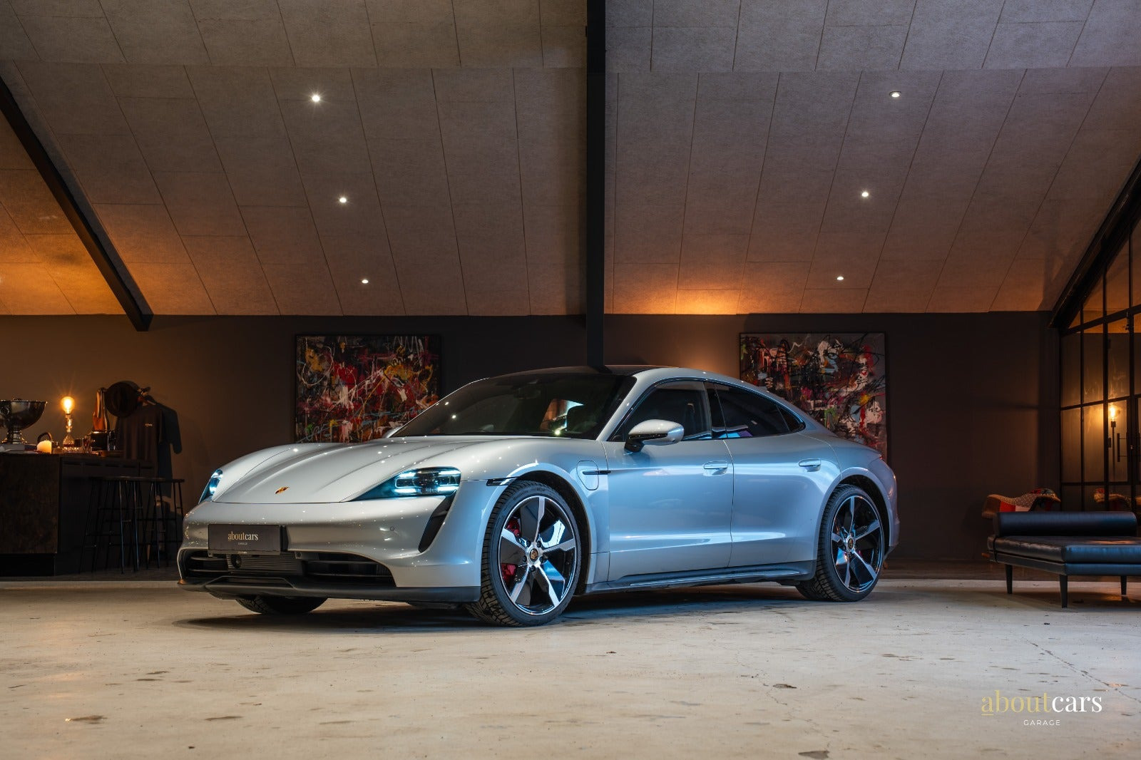 Sølv Porsche Taycan 4S fra 2022