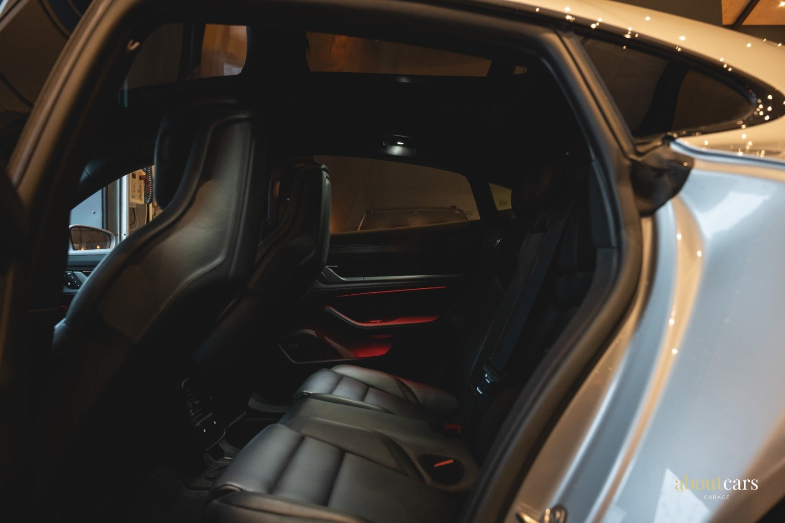Sølv Porsche Taycan 4S fra 2022
