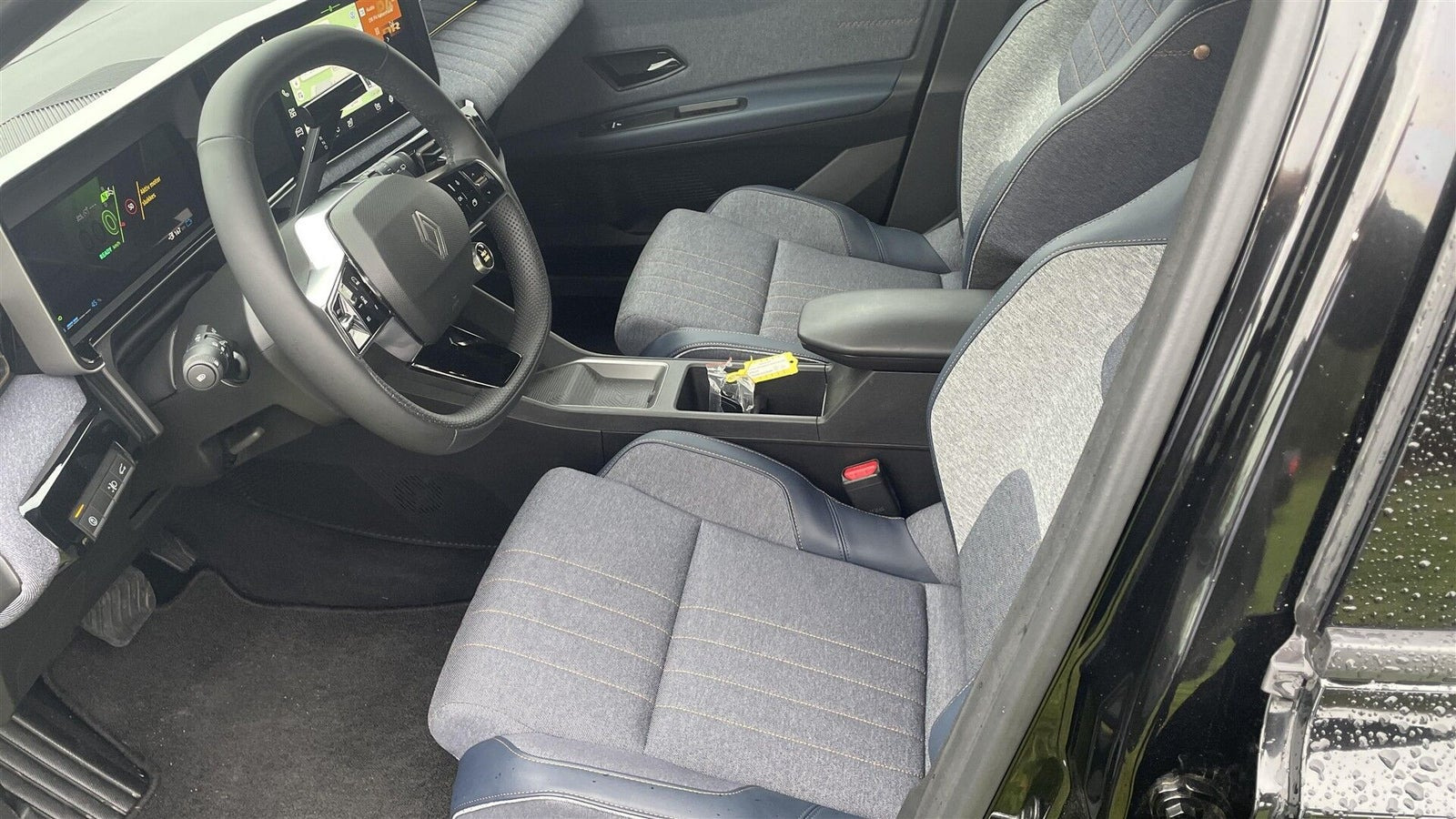 Beige Renault 4 E-Tech fra 2026