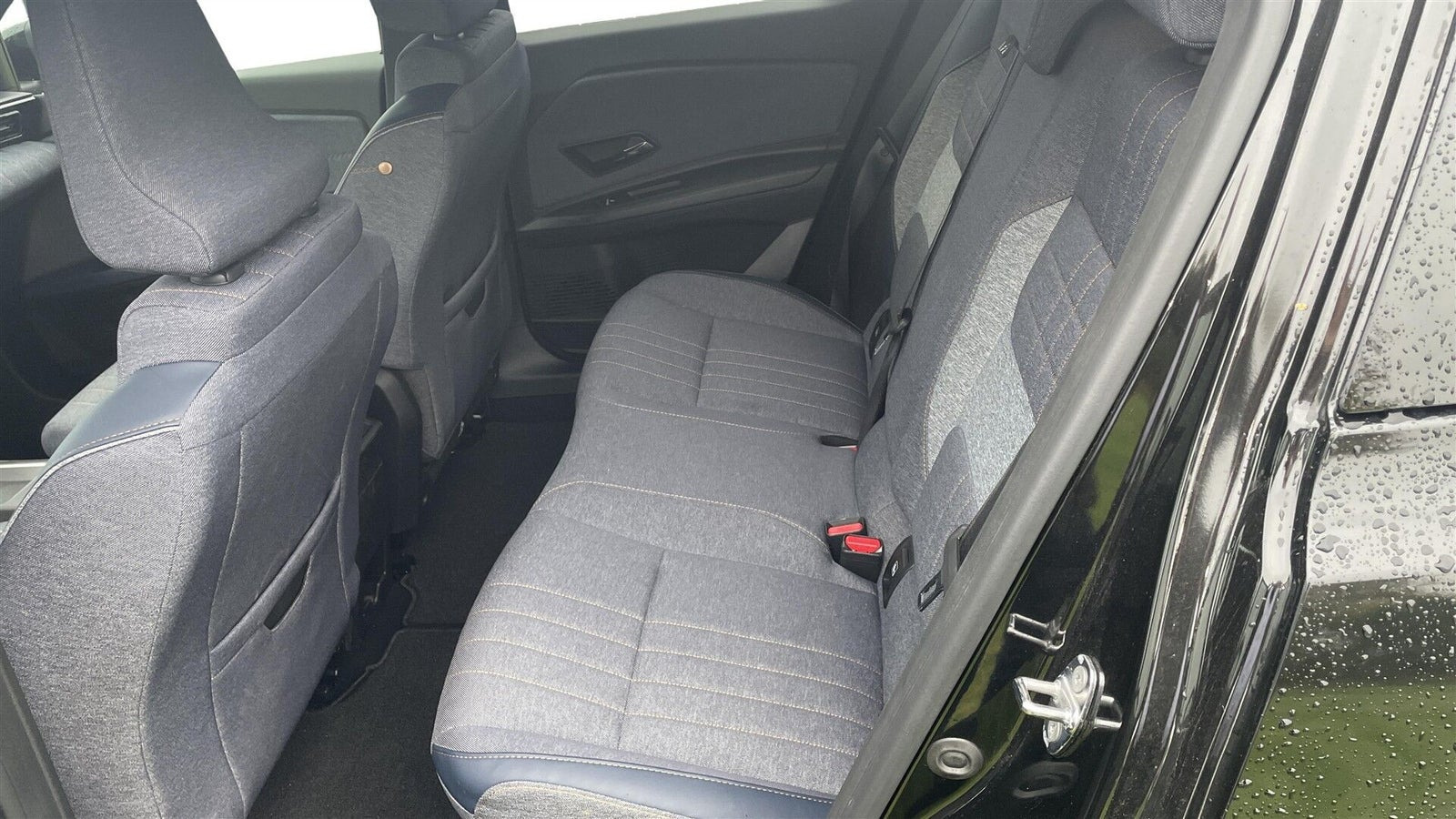 Beige Renault 4 E-Tech fra 2026
