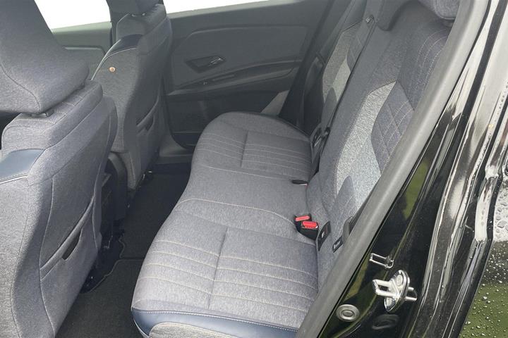 Beige Renault 4 E-Tech fra 2026