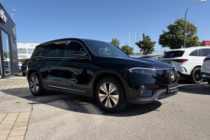 Sort Mercedes EQB250+ fra 2025