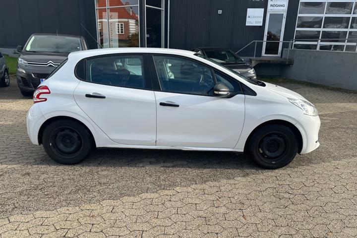 undefined Peugeot 208 fra 2012