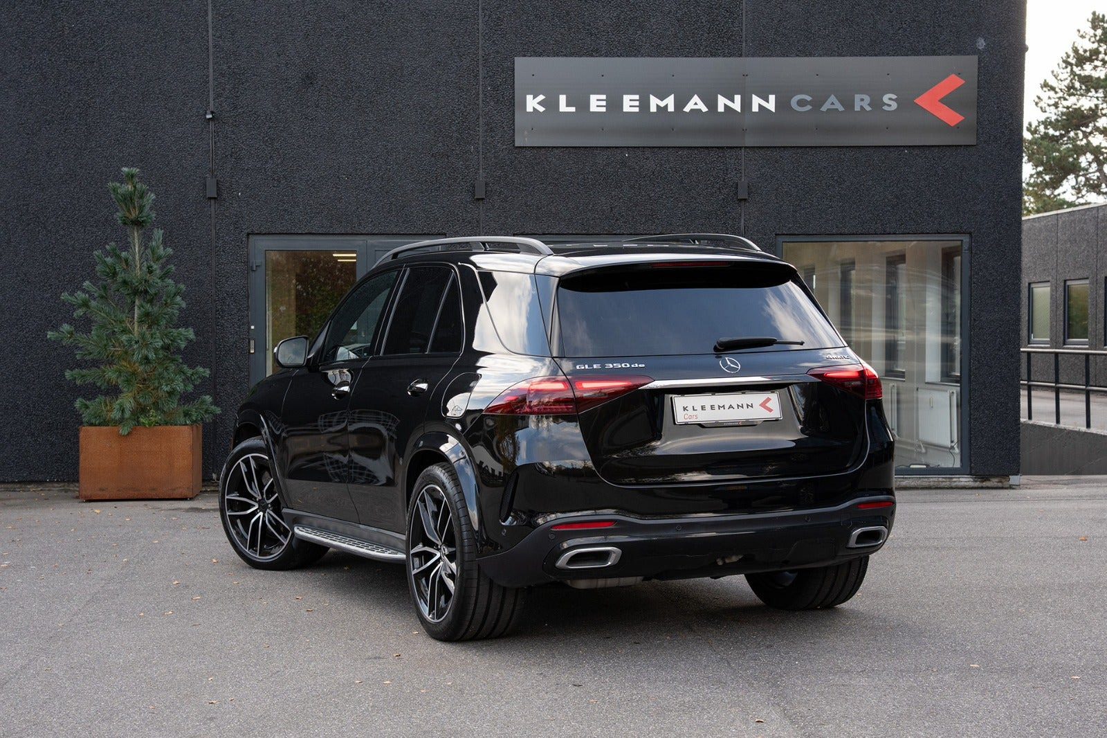 Sort Mercedes GLE350 de fra 2024