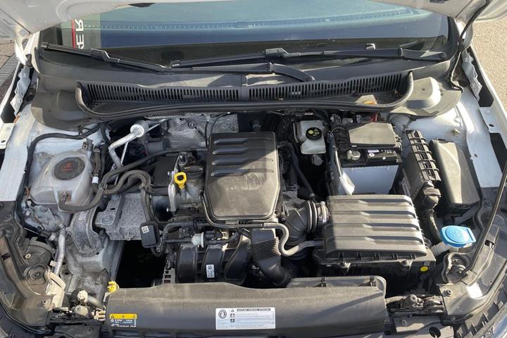 Hvid VW Polo fra 2020