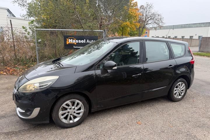 Grøn Renault Grand Scenic III fra 2012